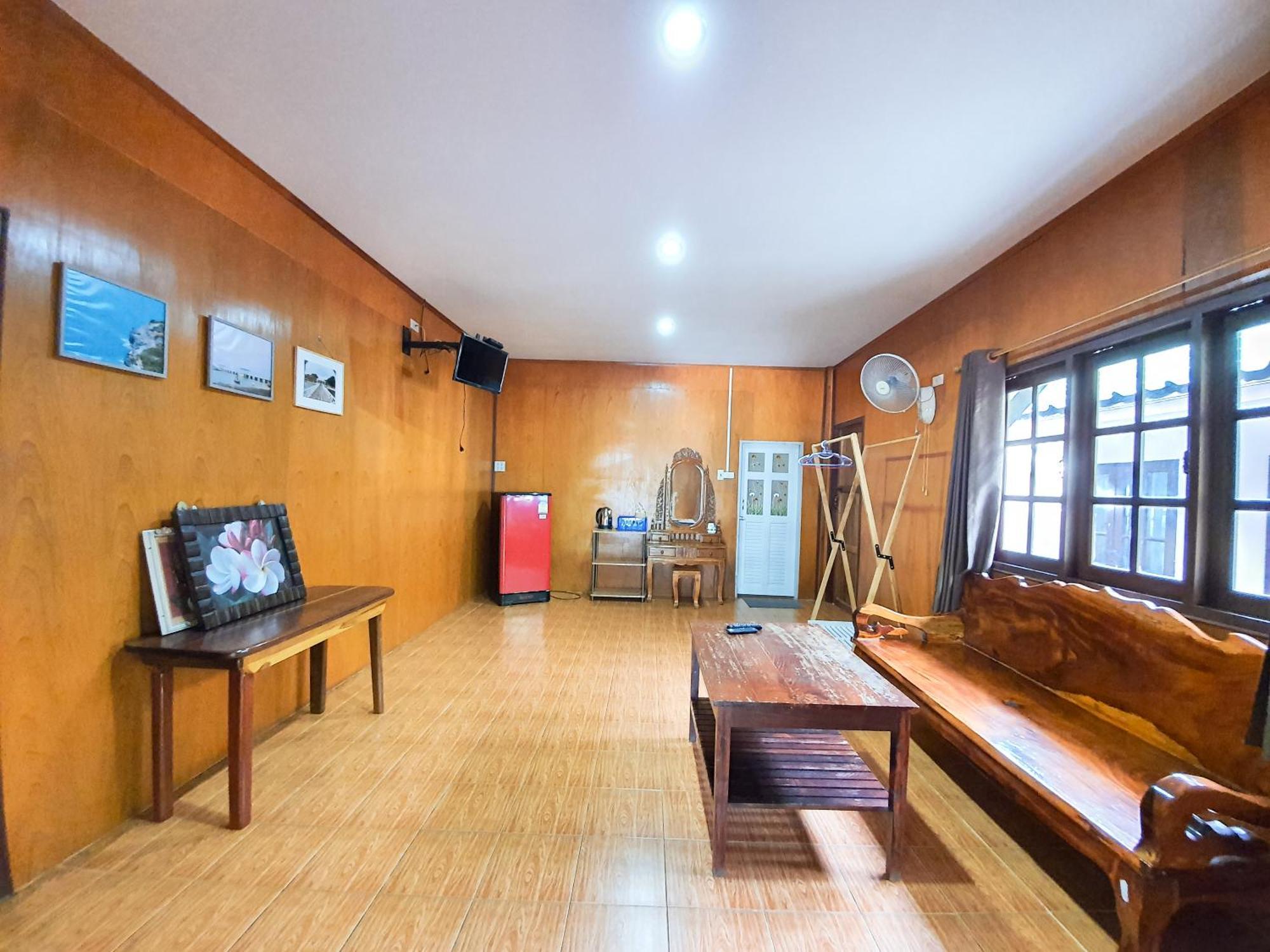 Benjaporn Bungalow Ко-Січанг Номер фото