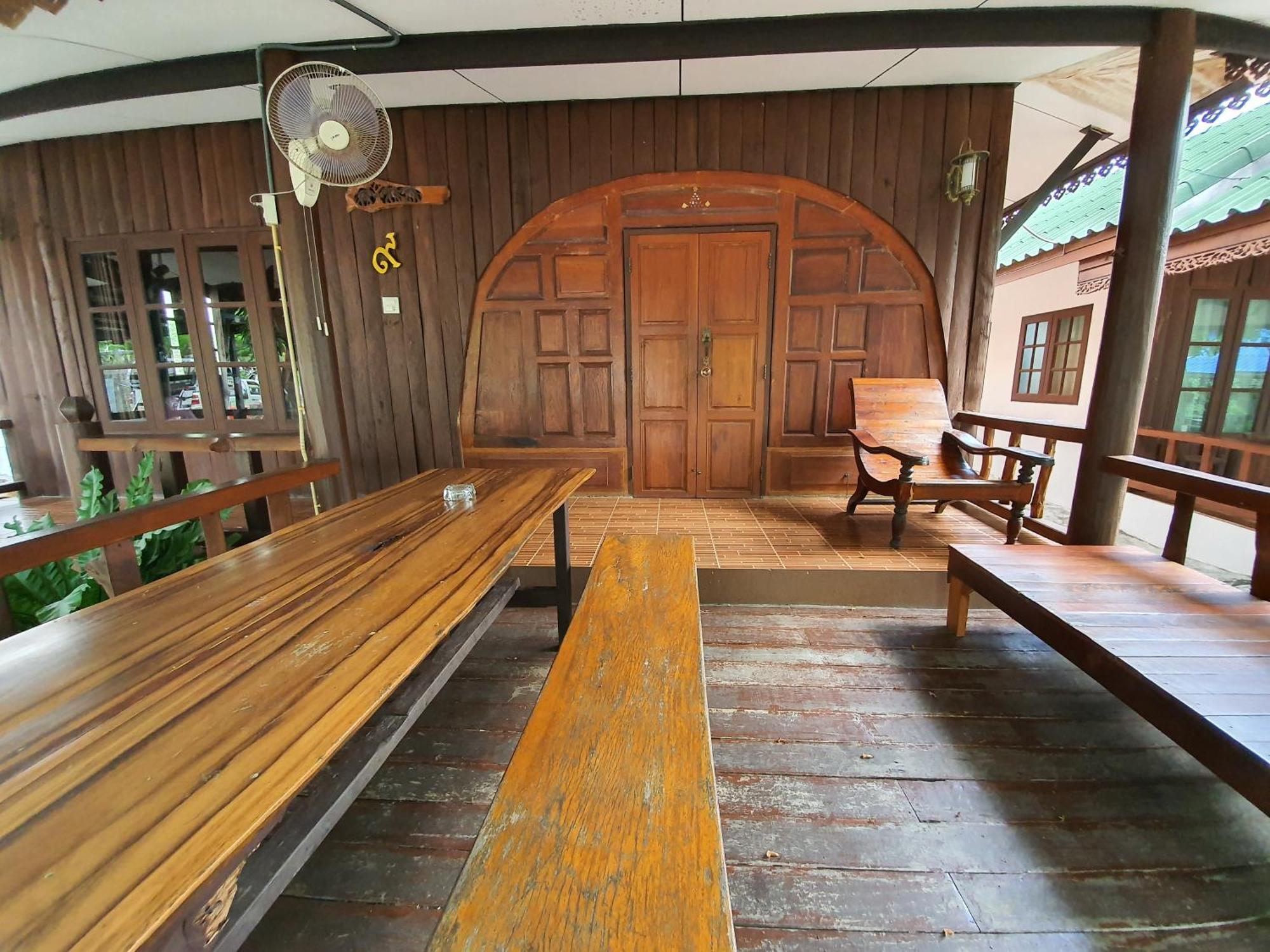 Benjaporn Bungalow Ко-Січанг Номер фото